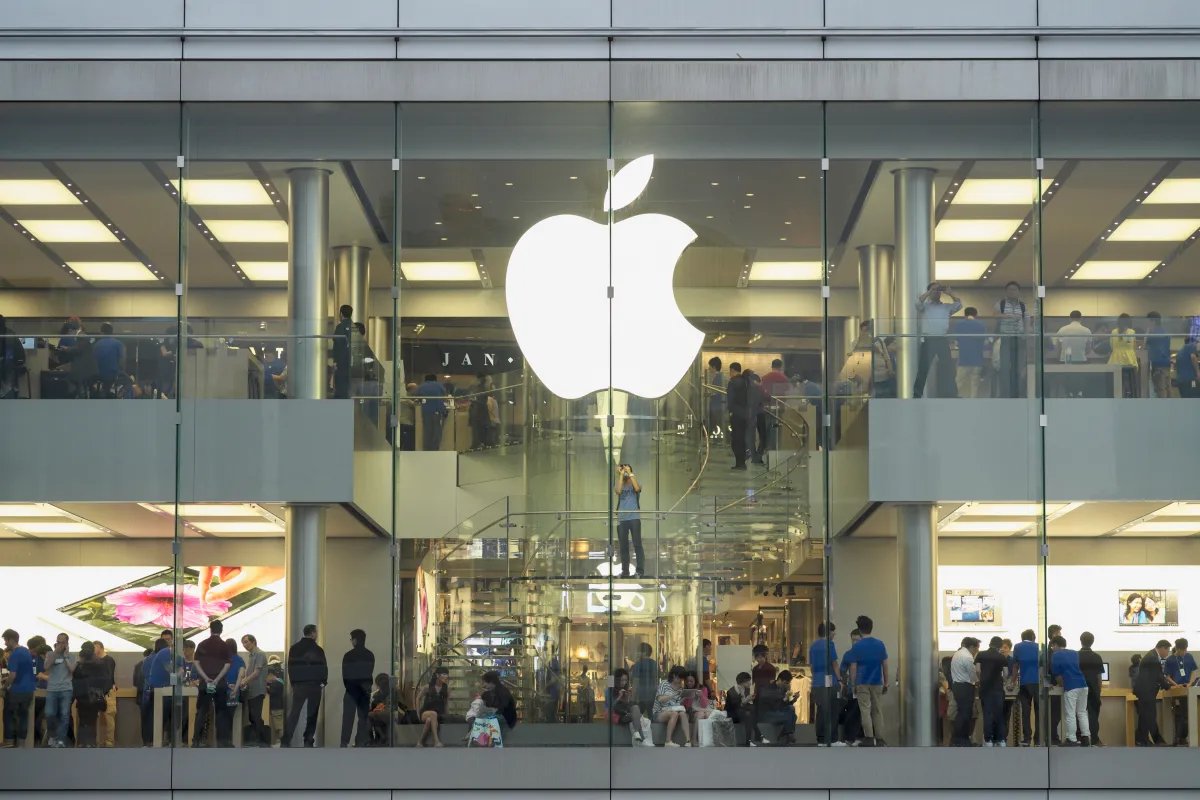 Employees of Maryland Apple Store Vote in Favor of Authorizing a Strike