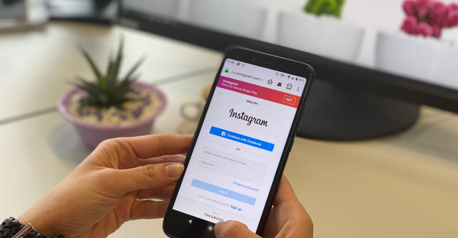 New Instagram Feature Earn Badges for Your Posts.
